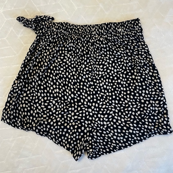 GARAGE Patterned Skort - Picture 2 of 4